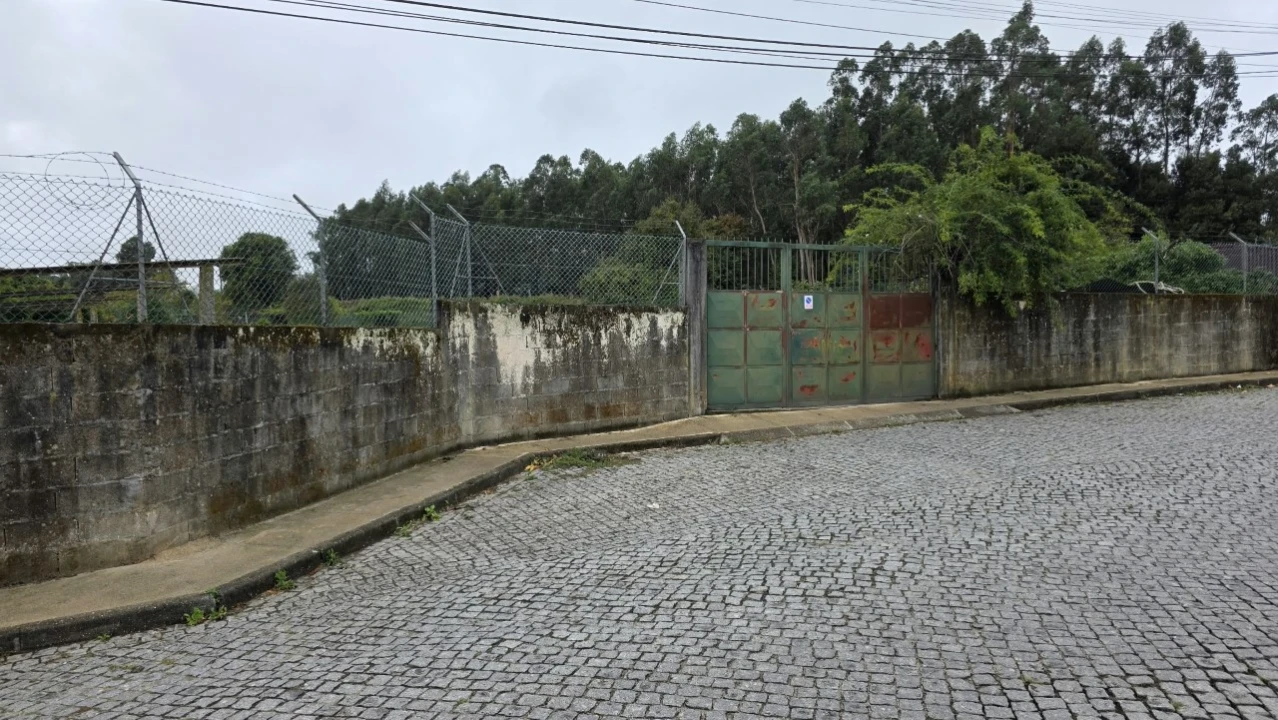 Terreno para Venda em Castêlo da Maia Foto 7