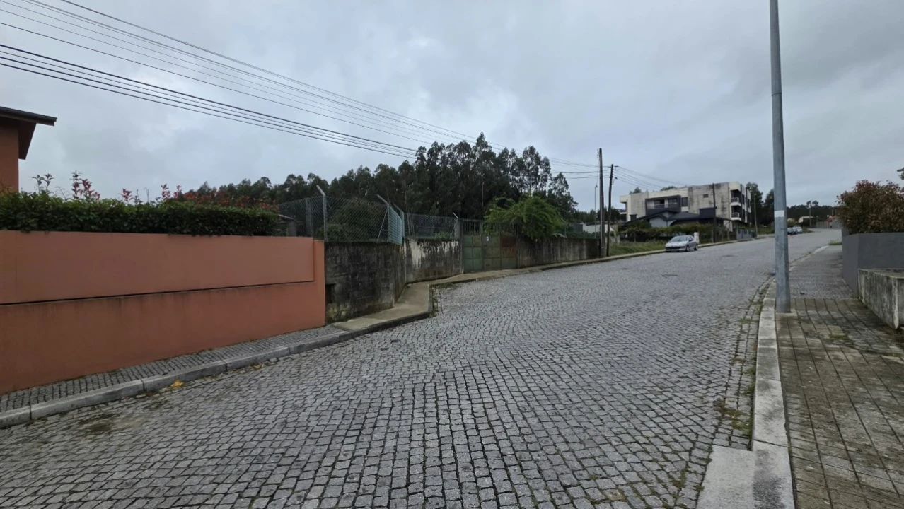 Terreno para Venda em Castêlo da Maia Foto 8
