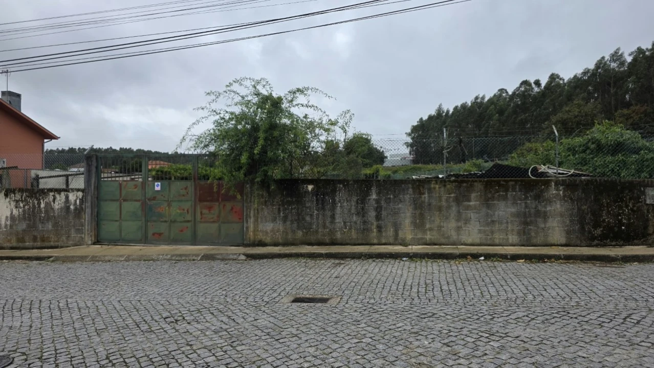 Terreno para Venda em Castêlo da Maia Foto 9