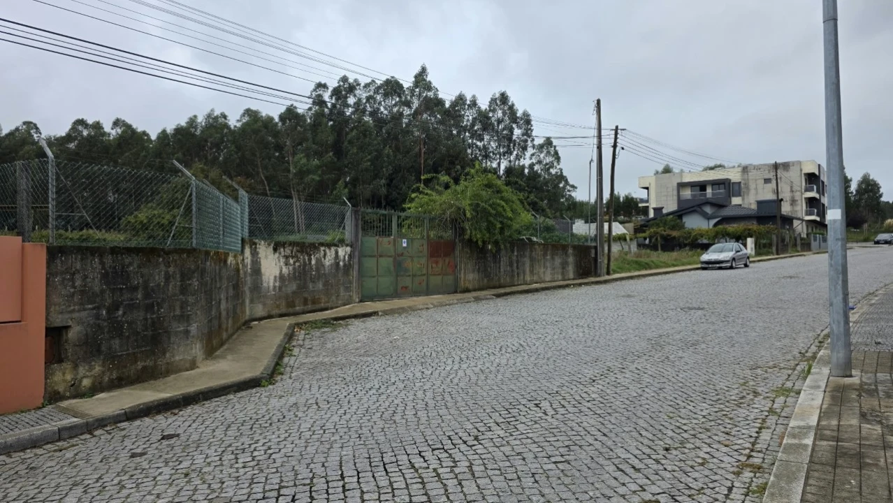Terreno para Venda em Castêlo da Maia Foto 15