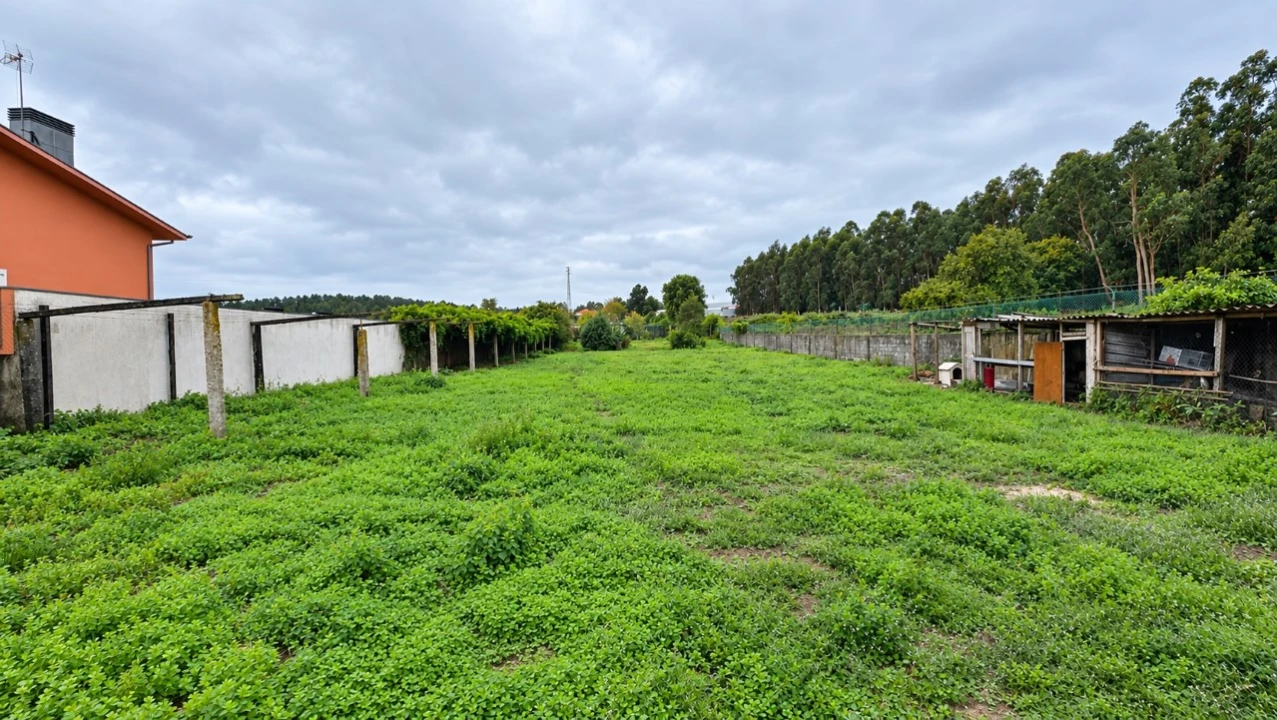 Terreno para Venda em Castêlo da Maia Foto 1