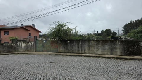 Terreno para Venda em Castêlo da Maia