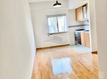 Apartamento T1 para Venda em Venteira