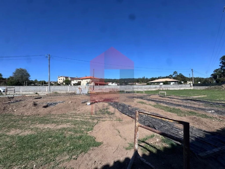 Moradia T3 para Venda em Turiz Foto 18