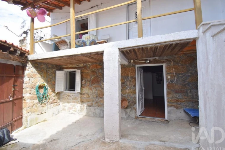 Moradia T4 para Venda em Vila Nova Foto 6