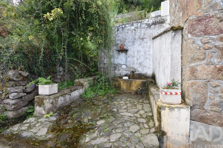 Moradia T4 para Venda em Vila Nova Foto 4