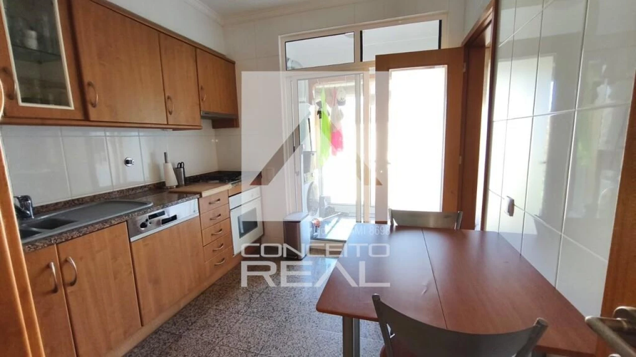 Apartamento T1 para Arrendamento em São Felix da Marinha Foto 5