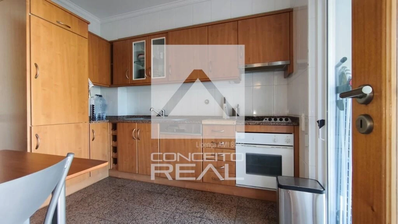 Apartamento T1 para Arrendamento em São Felix da Marinha Foto 6