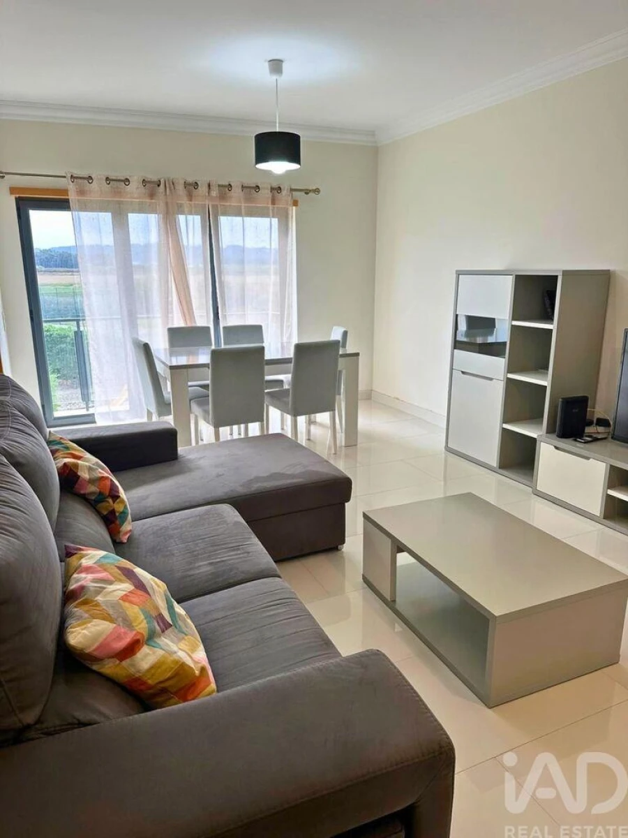 Apartamento T2 para Arrendamento em São Martinho do Porto Foto 4