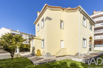 Moradia T5 para Venda em Agualva e Mira-Sintra
