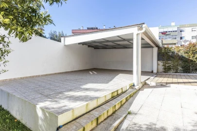 Moradia T5 para Venda em Agualva e Mira-Sintra