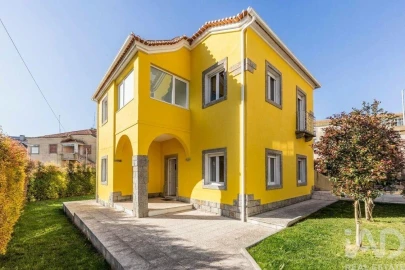 Moradia T5 para Venda em Agualva e Mira-Sintra