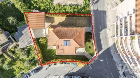 Moradia T5 para Venda em Agualva e Mira-Sintra