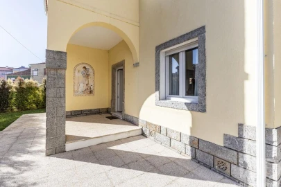 Moradia T5 para Venda em Agualva e Mira-Sintra