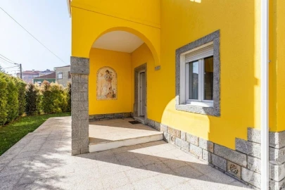 Moradia T5 para Venda em Agualva e Mira-Sintra