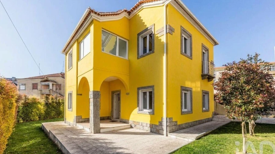 Moradia T5 para Venda em Agualva e Mira-Sintra