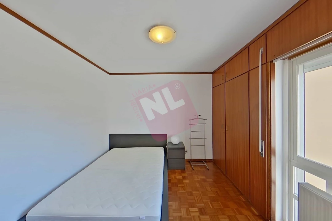 Apartamento T3 para Arrendamento em Lumiar Foto 14
