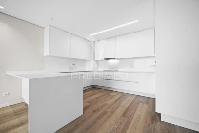 Apartamento T3 para Venda em Estreito de Camara de Lobos