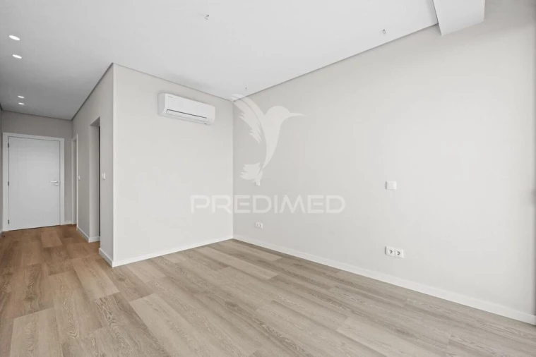 Apartamento T3 para Venda em Estreito de Camara de Lobos Foto 7