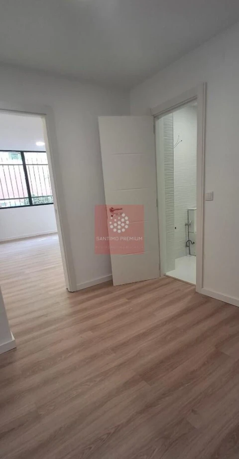 Apartamento T1 para Venda em Massamá e Monte Abraão