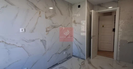 Apartamento T1 para Venda em Massamá e Monte Abraão