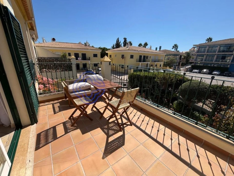 Apartamento T2 para Venda em Quarteira Foto 9