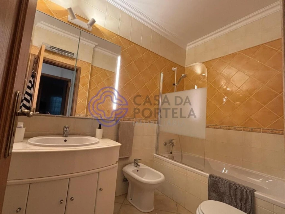 Apartamento T2 para Venda em Quarteira Foto 17