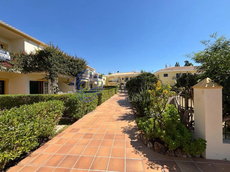 Apartamento T2 para Venda em Quarteira Foto 32