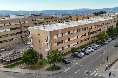 Apartamento T4 para Venda em São Vicente (Braga)