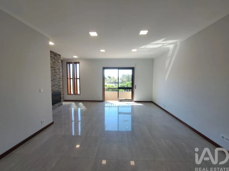 Apartamento T3 para Venda em Paços de Brandão Foto 4