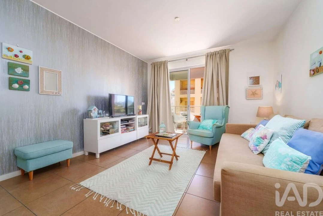 Apartamento T1 para Venda em Quarteira Foto 6