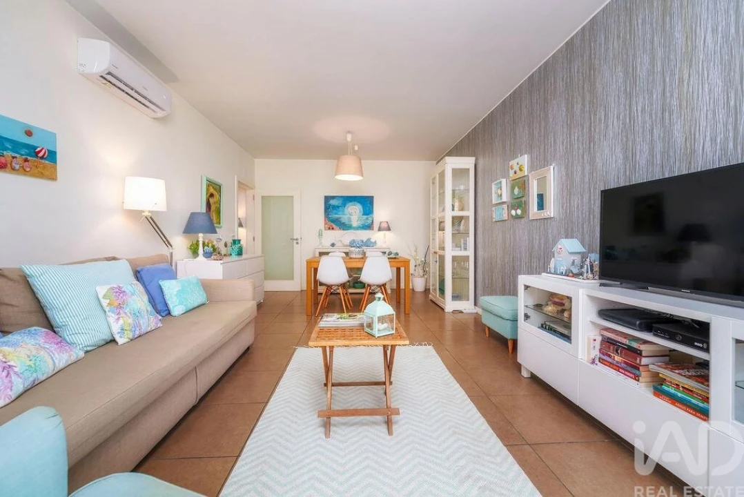 Apartamento T1 para Venda em Quarteira Foto 8