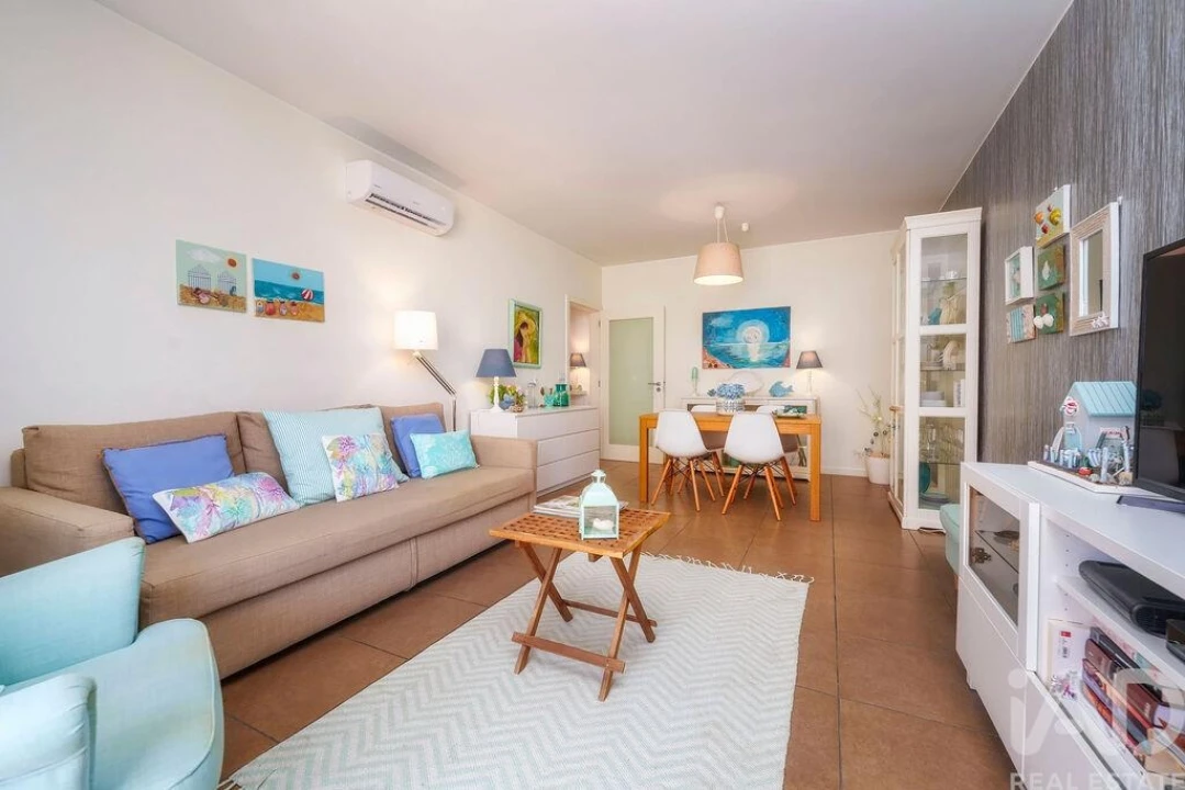Apartamento T1 para Venda em Quarteira Foto 7