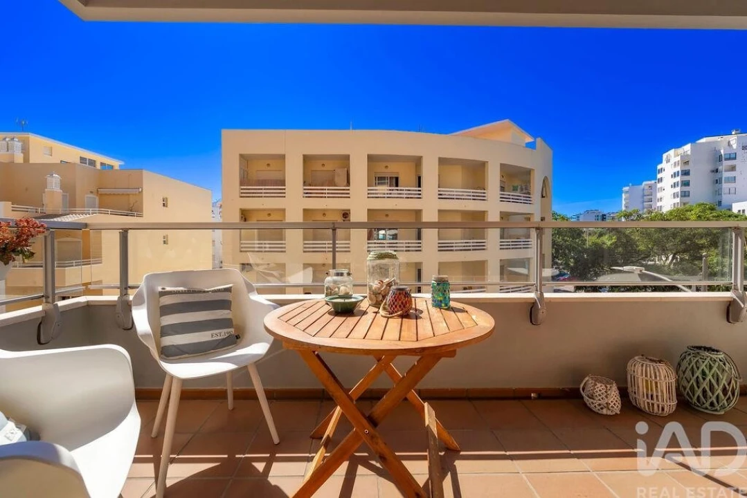 Apartamento T1 para Venda em Quarteira Foto 3
