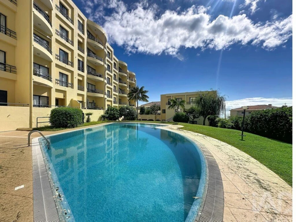 Apartamento T2 para Venda em Caniço Foto 1