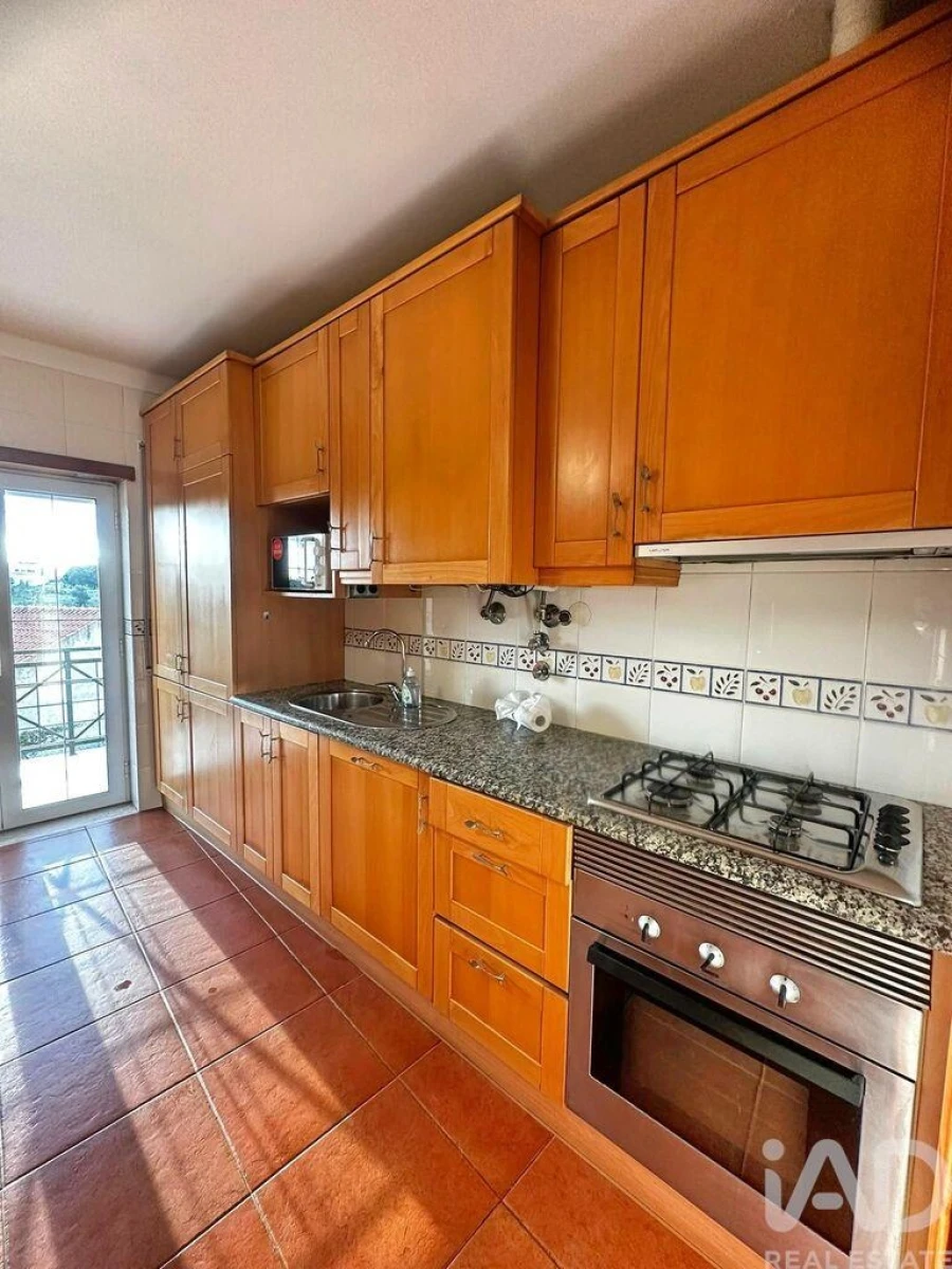 Moradia T3 para Arrendamento em Gaeiras Foto 4