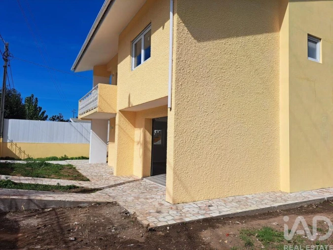 Moradia T4 para Venda em Santa Maria de Lamas Foto 27