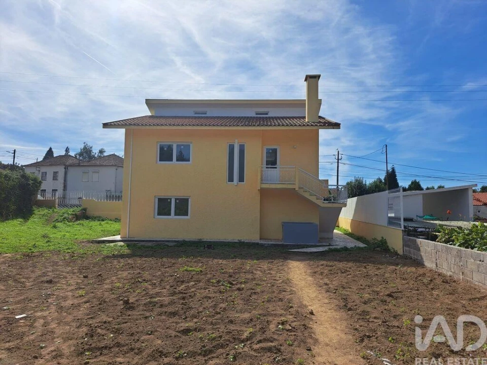 Moradia T4 para Venda em Santa Maria de Lamas Foto 25