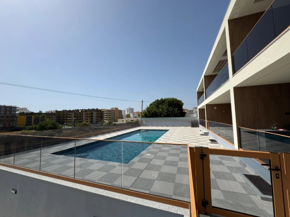 Apartamento T2 para Venda em Quarteira Foto 8