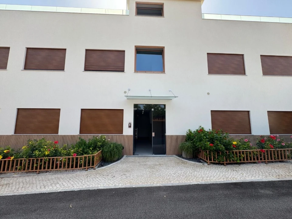 Apartamento T2 para Venda em Quarteira Foto 3