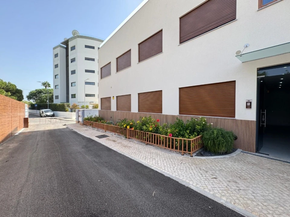 Apartamento T2 para Venda em Quarteira Foto 5