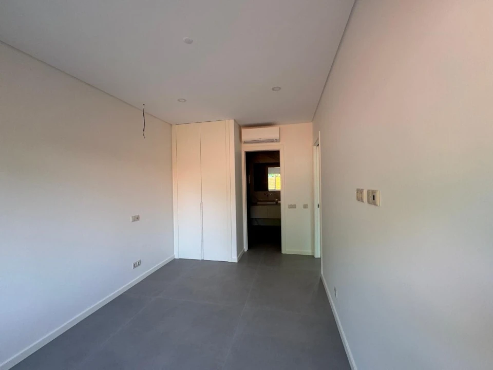 Apartamento T2 para Venda em Quarteira Foto 31