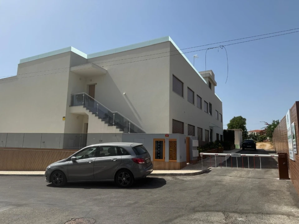Apartamento T2 para Venda em Quarteira Foto 4
