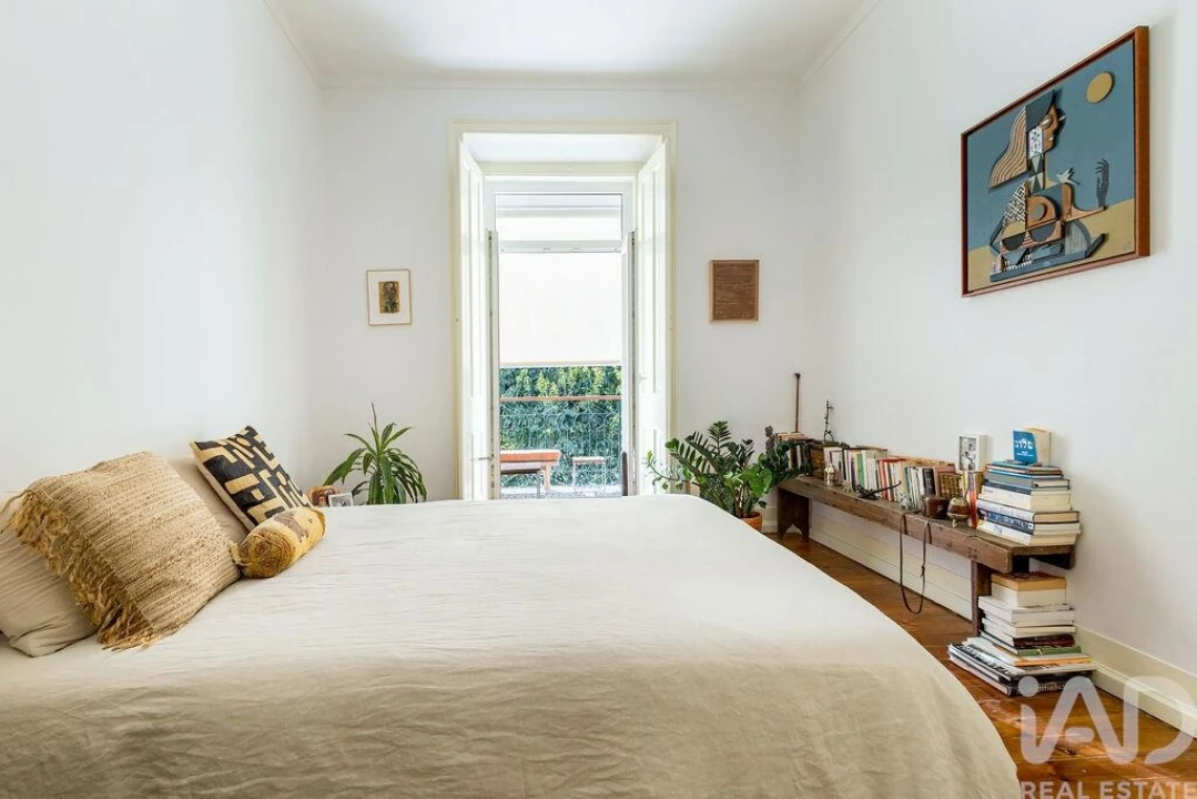 Apartamento T2 para Arrendamento em Campo de Ourique Foto 13