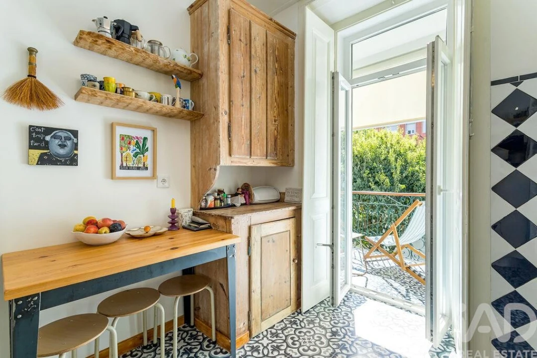 Apartamento T2 para Arrendamento em Campo de Ourique Foto 7
