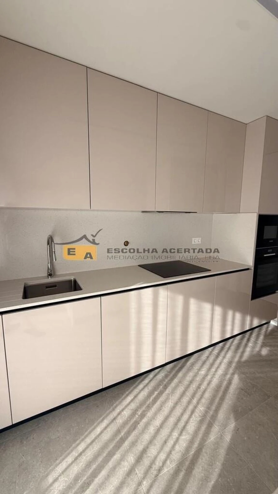 Apartamento T2 para Venda em Cidade da Maia Foto 2