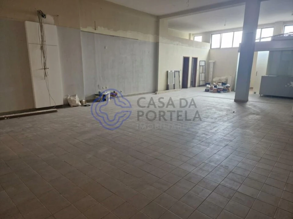 Loja para Venda em São João da Madeira Foto 2
