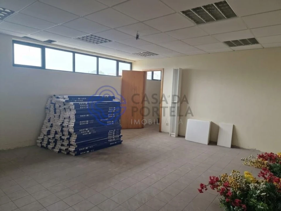 Loja para Venda em São João da Madeira Foto 8