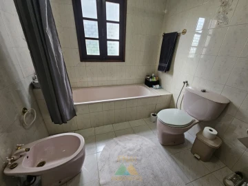 Moradia T4 para Venda em Arco de Baúlhe e Vila Nune