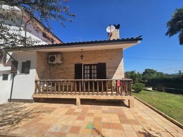 Moradia T4 para Venda em Arco de Baúlhe e Vila Nune